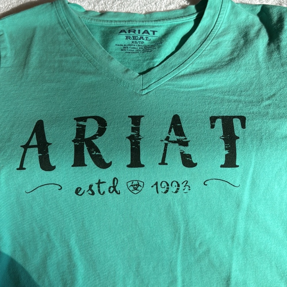 Ariat Women’s Tshirt - Picture 4 of 7